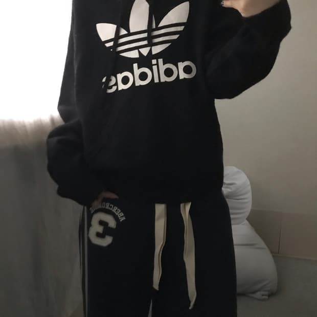 아디다스 블랙 니트 후드티