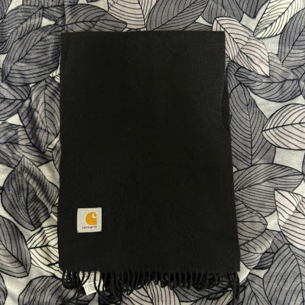 칼하트 블랙머플러