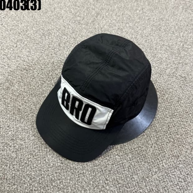 엄브로 볼캡 모자