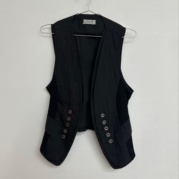 piece black vest