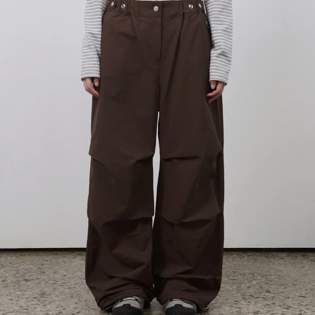 오헤시오 EFFECT NYLON PANTS, BROWN