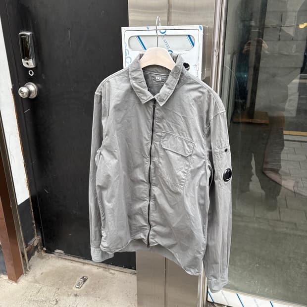 씨피컴퍼니 렌즈 집업 오버셔츠 자켓
