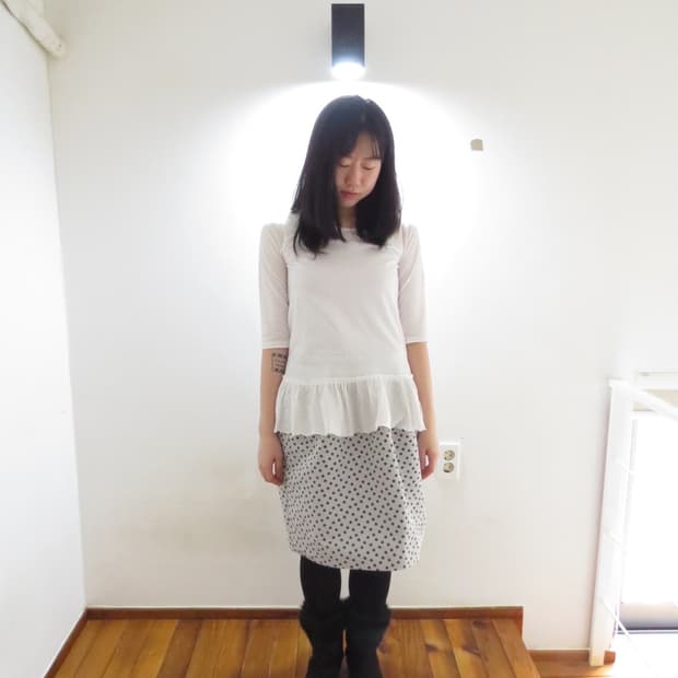 화이트 프릴 탑