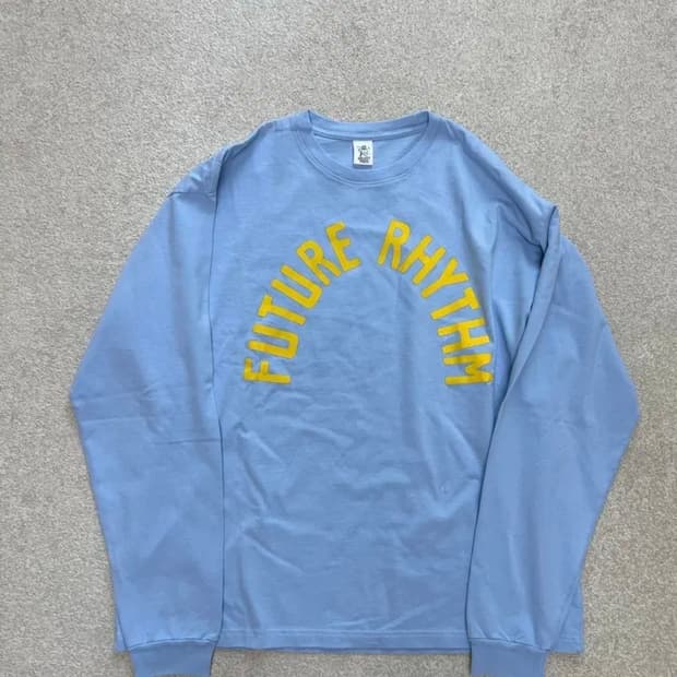 컬렉트피시스 롱슬리브 L 판매합니다.