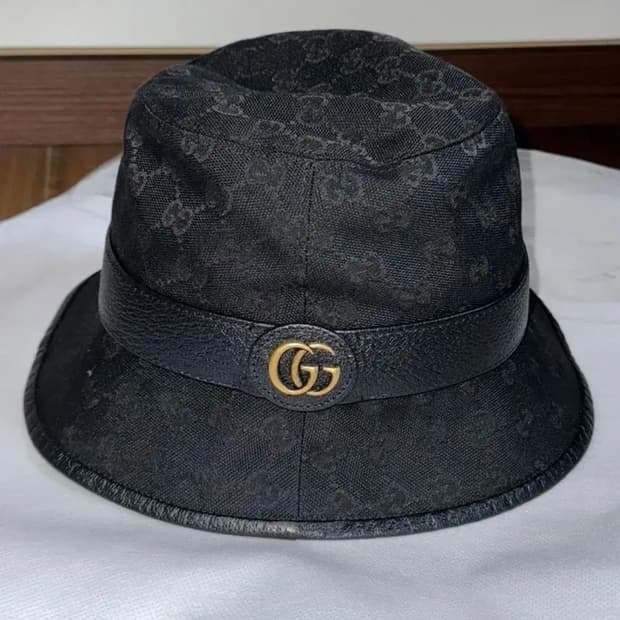 구찌 GG 캔버스 버킷 모자