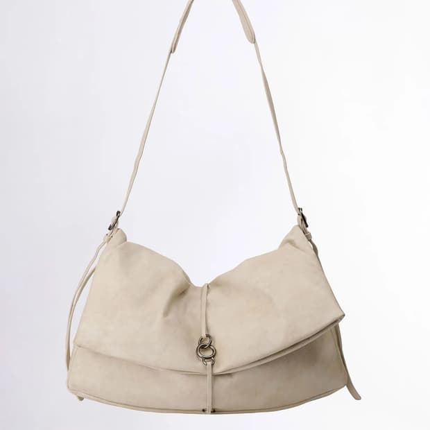 스컬프터 폴디드 슬라우치 백 더티 아이보리