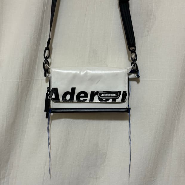 아더에러 트레이스 파이온 파우치