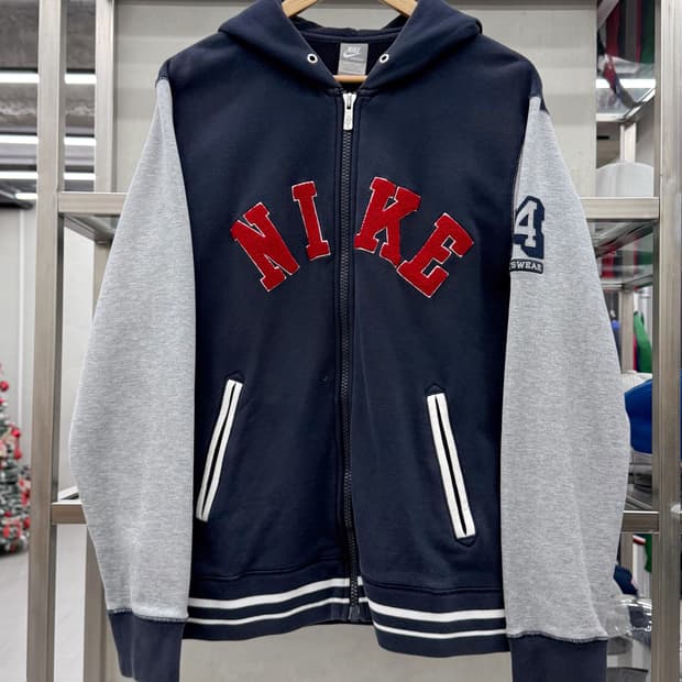 나이키 00s 아플리케 스펠 로고 스웻 집업 후디