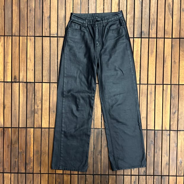 블랙 비건 레더 와이드 팬츠 (27)  