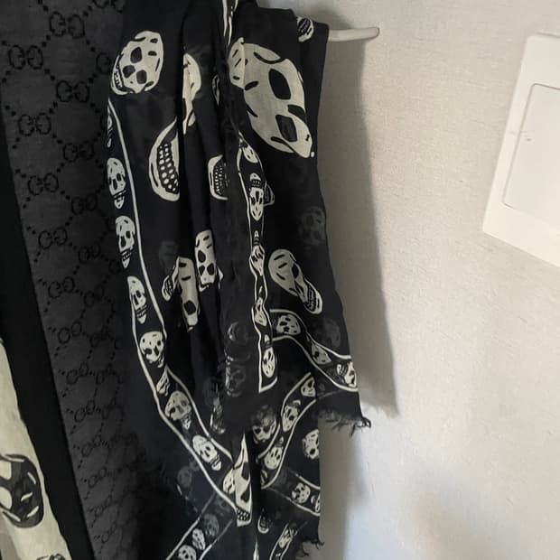 알렉산더맥퀸 스카프