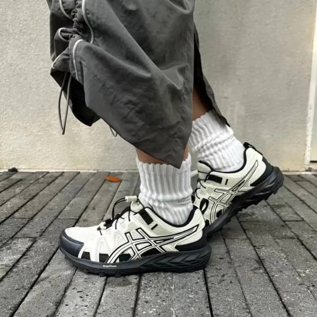 (235) 아식스 젤 소노마 FE 운동화-화이트블랙