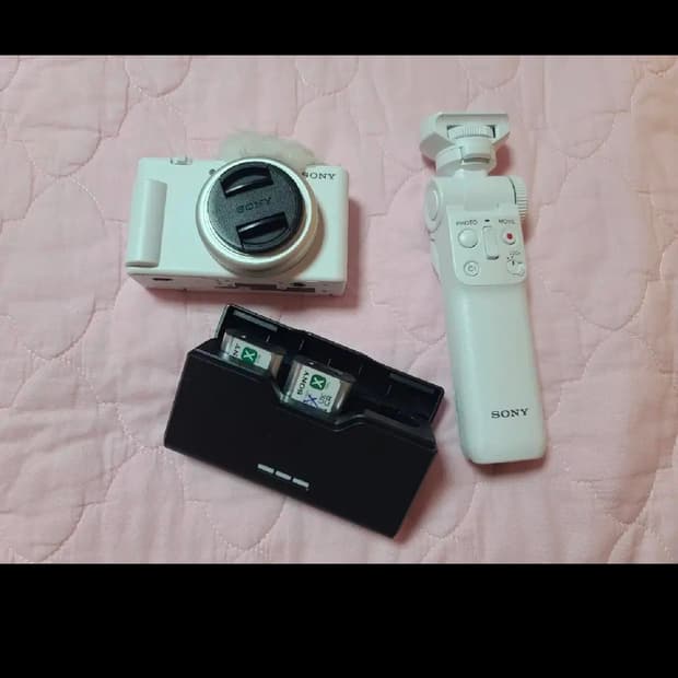 유튜버 크레이터 필수 카메라 소니 ZV-1F+슈팅그립+배터리3(충전기포함