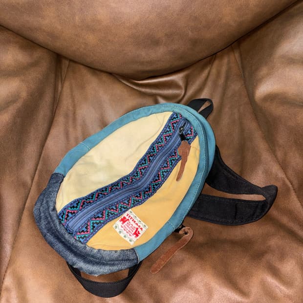 티티카카 에스닉 힙색