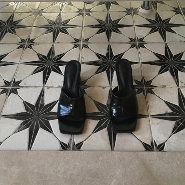 아워캐비넷 chunky mule heel