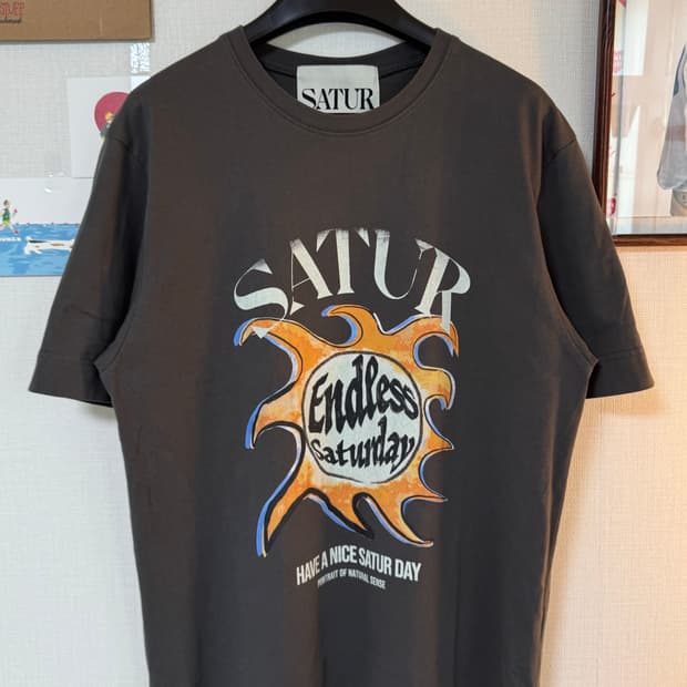 [XL]세터 썬레트로 그래픽 반팔 레트로 차콜