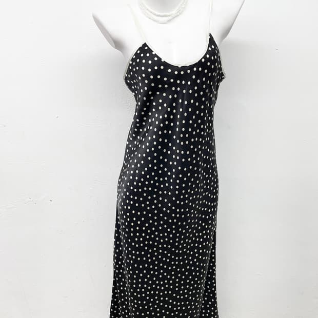 도트 새틴 맥시 슬립