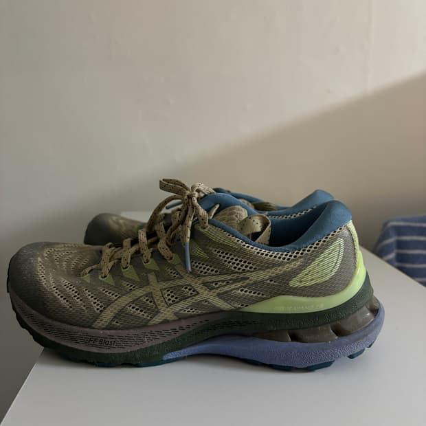 아식스 젤카야노 28 가고일 포그