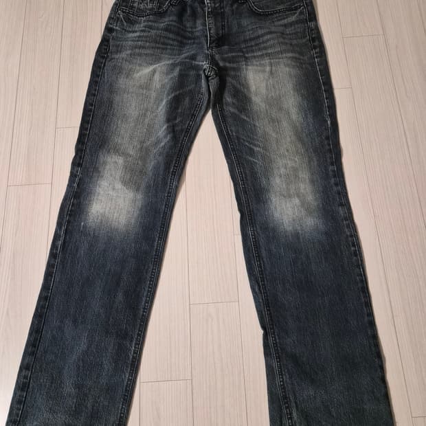 돌체앤가바나 플레이트 디테일 다크워싱 데님 팬츠