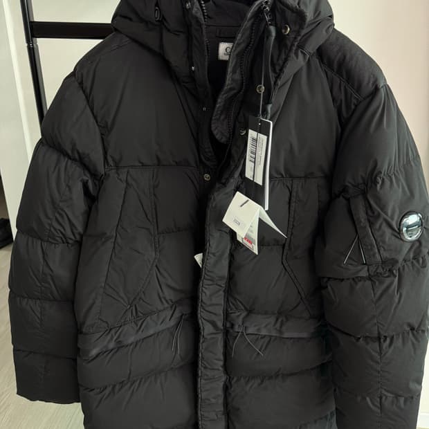 cp컴퍼니 23fw 나이크라 롱패딩 블랙 M