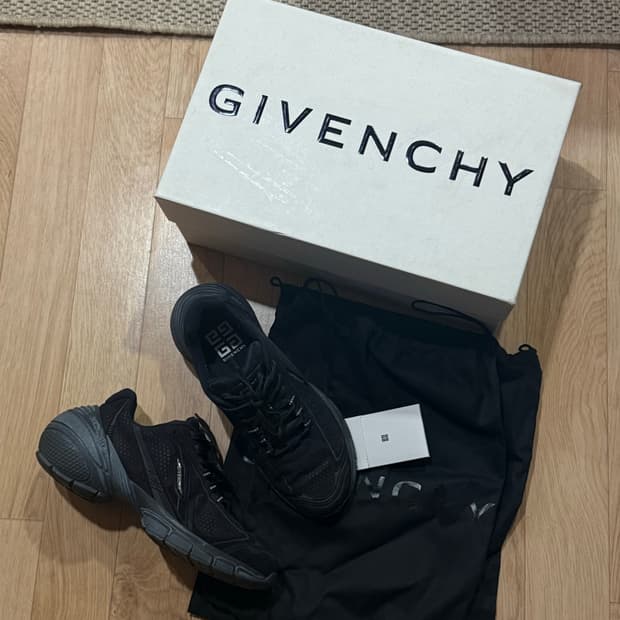 지방시 TK-MX 러너 스니커즈 블랙 40 Size 풀박