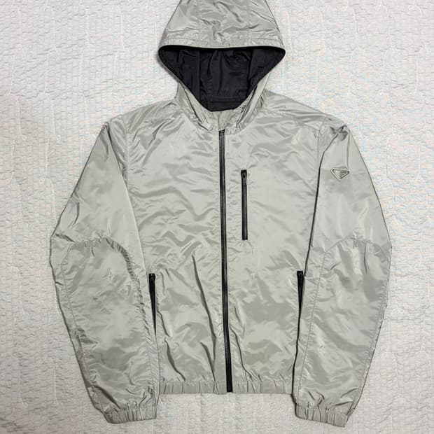 프라다 바람막이