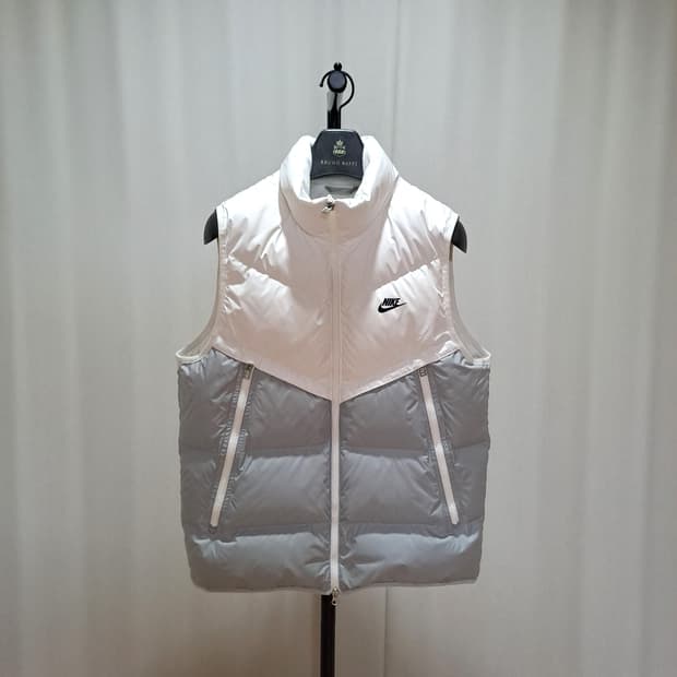 (택포) 나이키 NSW 스톰 핏 윈드러너 베스트 L  A803