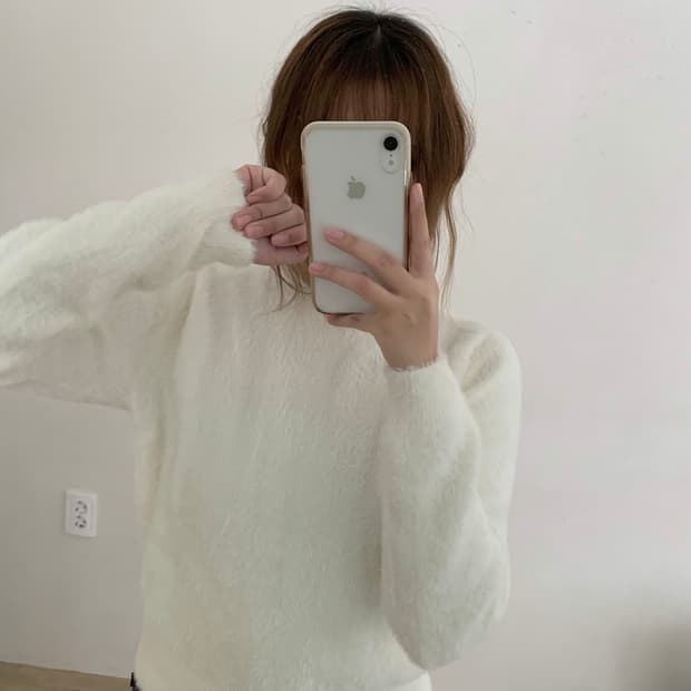 mixxo 미쏘 화이트 앙고라 니트