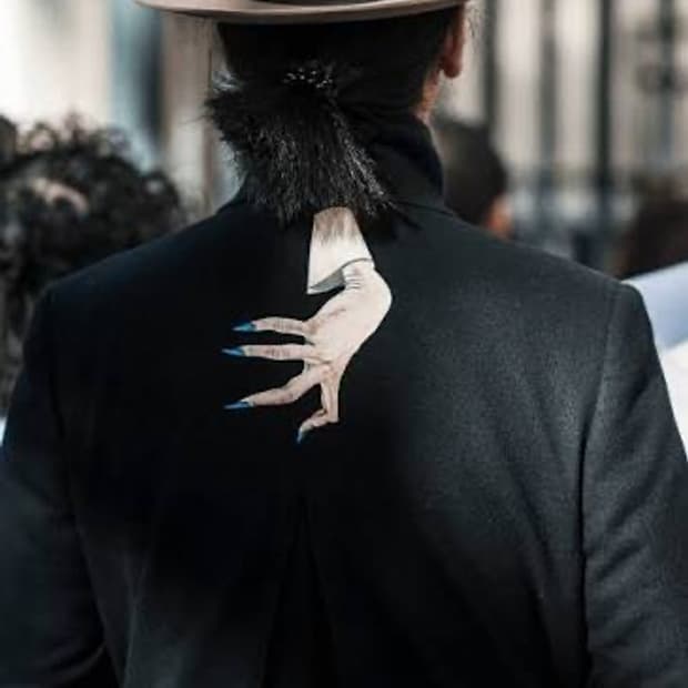 언더커버 디핸드 코트 다크그린