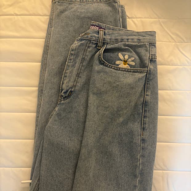 (s) 라브로스 데이지 배기진 