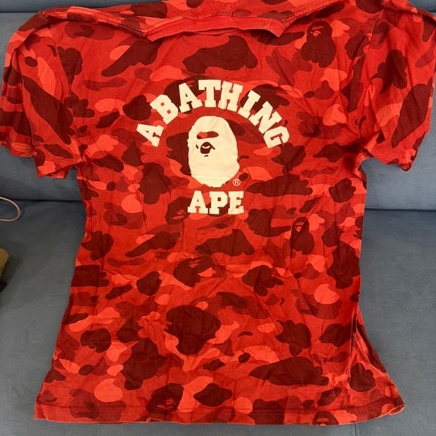 베이프 레드카모 티셔츠