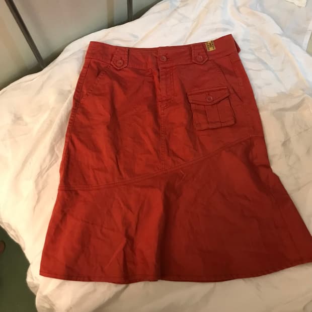 Thursday Island 오렌지레드 미디 플레어 스커트