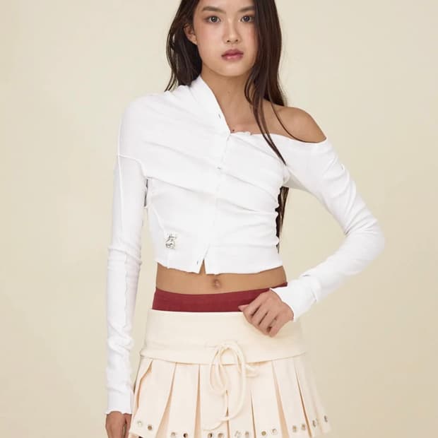 GLOWNY DAZE PLEATED MINI SKIRT (IVORY)