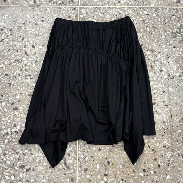 주카 비대칭 스커트