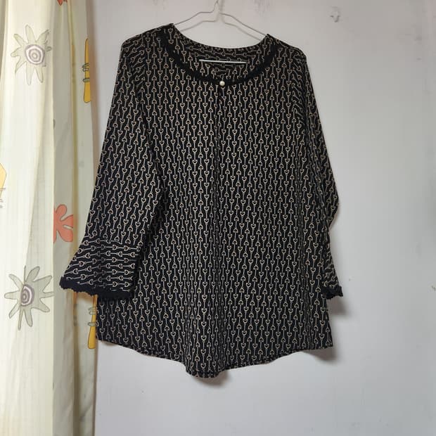 블랙 패턴 블라우스 칠부소매 66~77