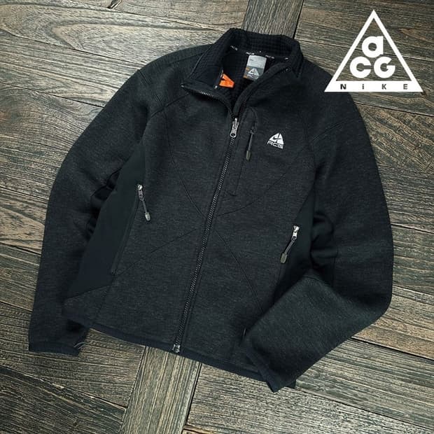 [나이키 ACG] 로고 자수 집업 자켓 챠콜 M19765