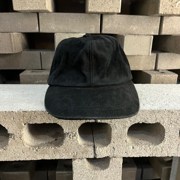 유즈드 스웨이드 캡