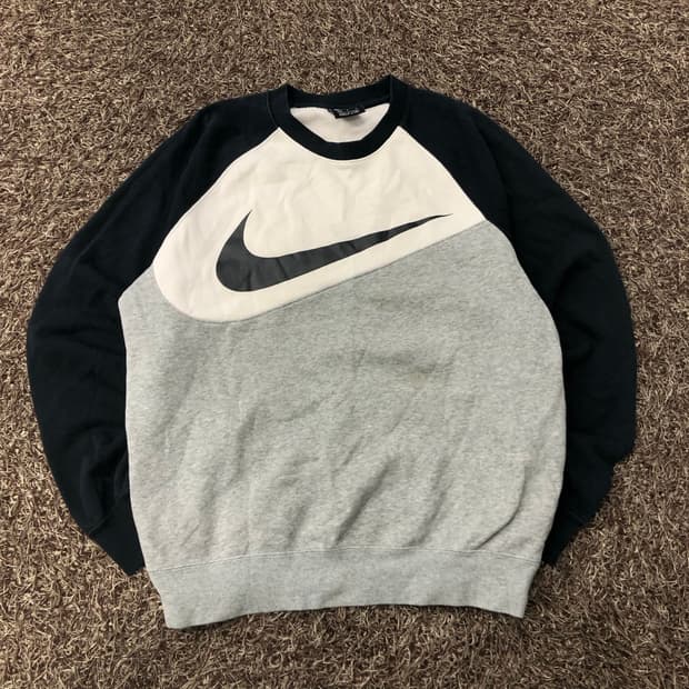 나이키 빅로고 스우시 맨투맨