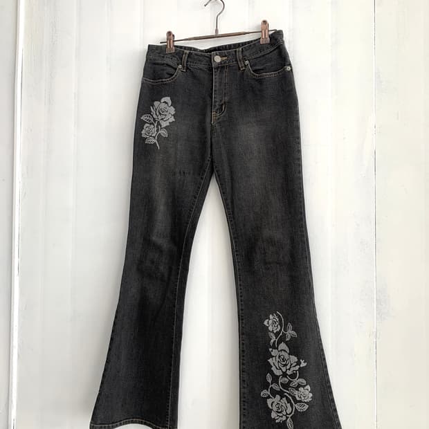 Flower Point Black Boots-cut Jeans