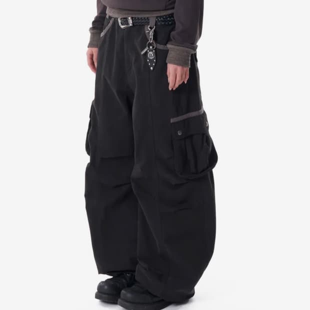 아캄 Knee Pin-tuck Contrast Cargo Pants