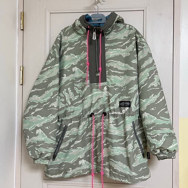 오닐 카모플라쥬 아노락 누빔 패딩 후드