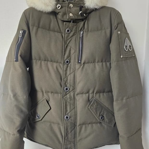 무스너클 쓰리쿼터 패딩 카키색(M/100/매장정품)