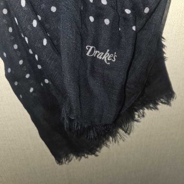 드레익스 실크 네이비 도트 땡땡이 스카프 판매