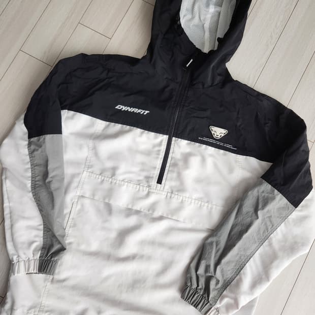 다이나핏 아노락 남녀공용 캐리 자켓 YUP21140W3 표기사이즈 90(