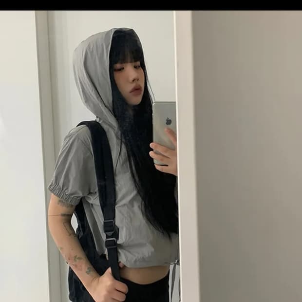 애니원모어 반팔 나일론 후드