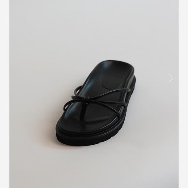 urbanic30/ solene slippers