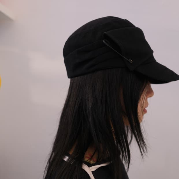 Safety pin & pleats casket hat