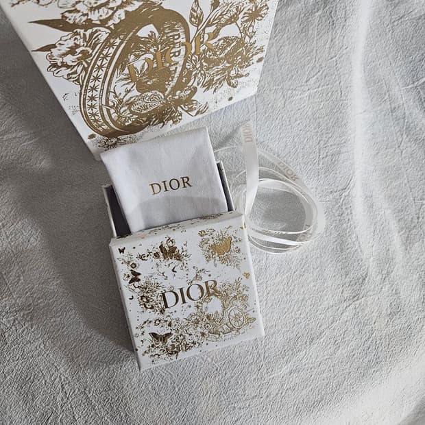 디올 홀리데이 박스 +쇼핑백+더스트 새상품 풀세트