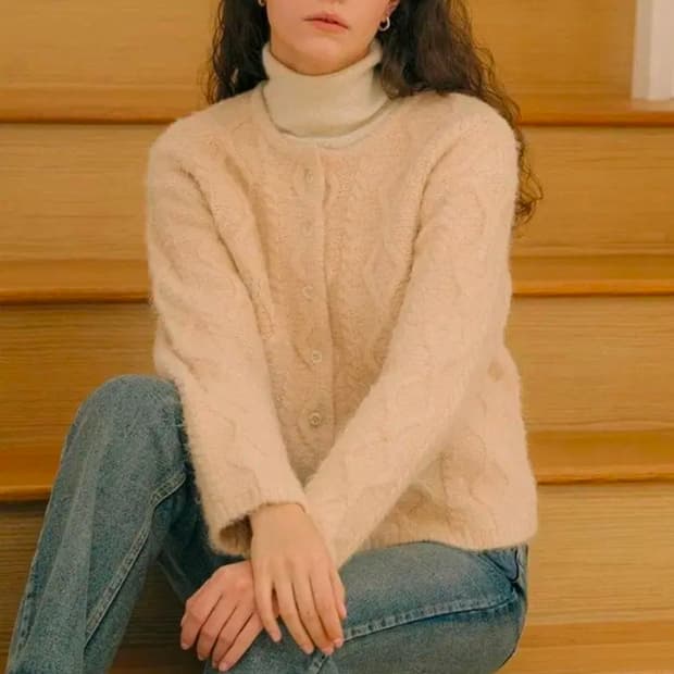 틸아이다이 코지 소프트 케이블 가디건 베이지