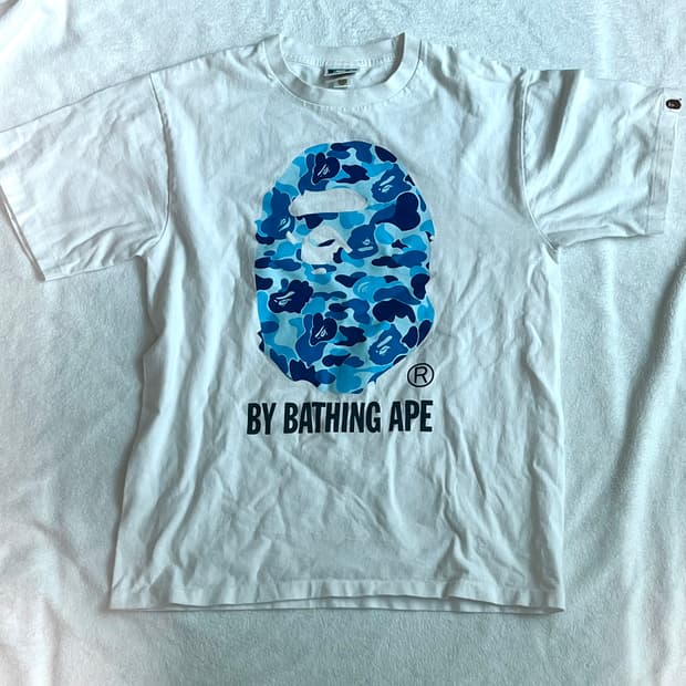 베이프 블루 카모 반팔 티셔츠 화이트 abc