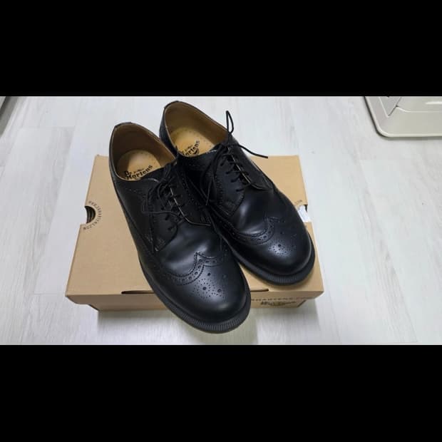 닥터마틴 3989 윙팁 280